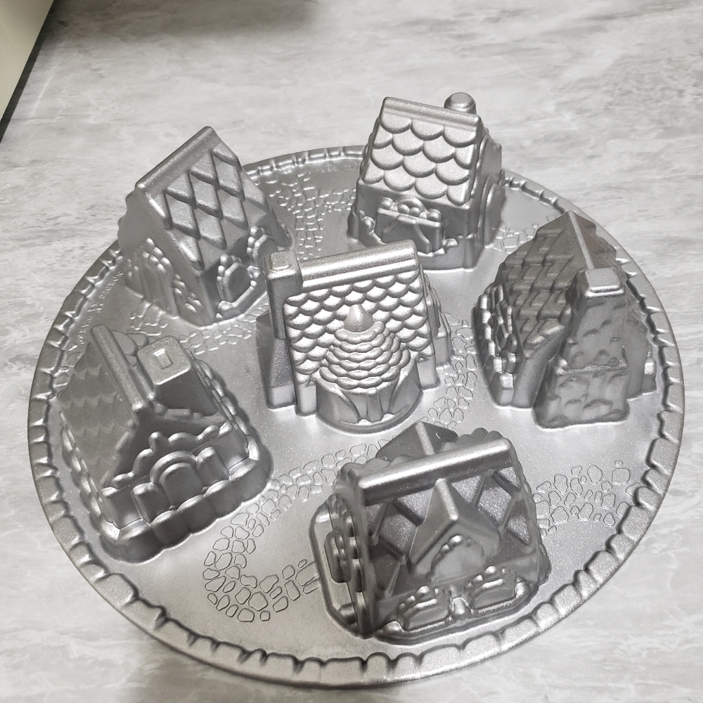 Nordic Ware Cozy Village Heavy Cast Cake Pan - 81948